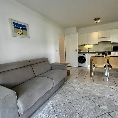 2 Pieces Avec Terrasse Et Garage A - Fr-1-252-201 *