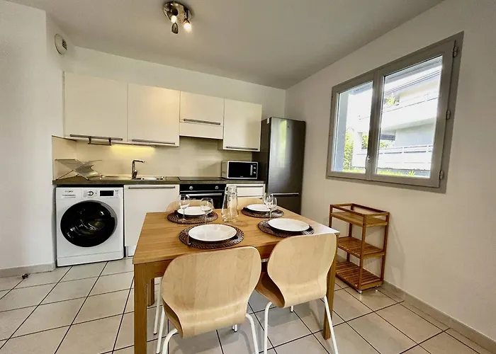 2 Pieces Avec Terrasse Et Garage A - Fr-1-252-201 Lägenhet