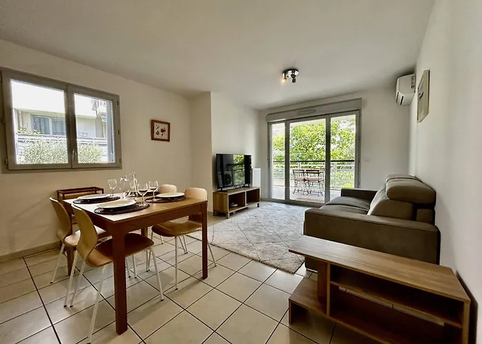 Lägenhet 2 Pieces Avec Terrasse Et Garage A - Fr-1-252-201 *