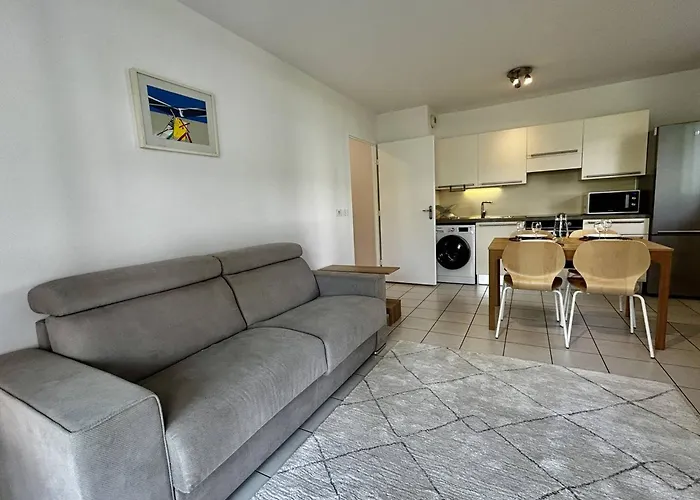 2 Pieces Avec Terrasse Et Garage A - Fr-1-252-201 *