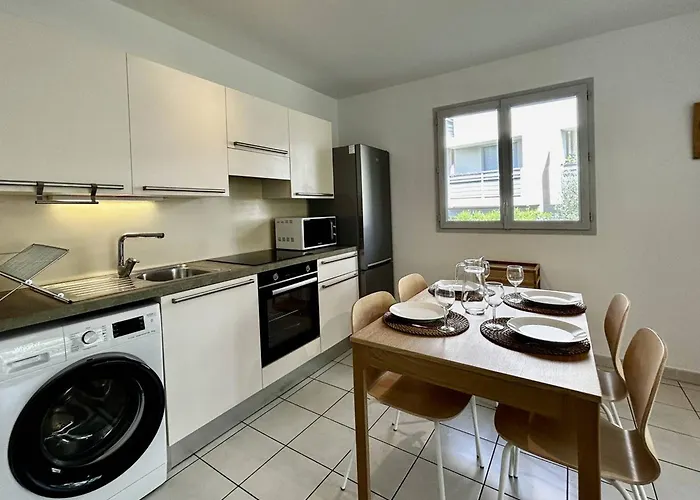 2 Pieces Avec Terrasse Et Garage A - Fr-1-252-201 Lägenhet *