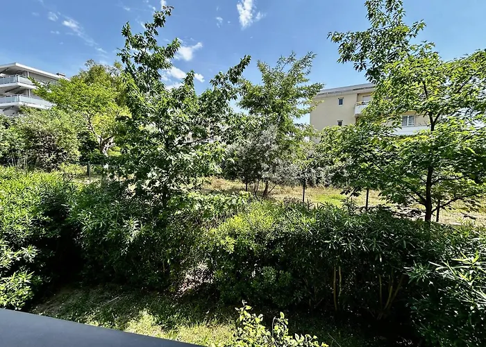 2 Pieces Avec Terrasse Et Garage A - Fr-1-252-201 Lägenhet